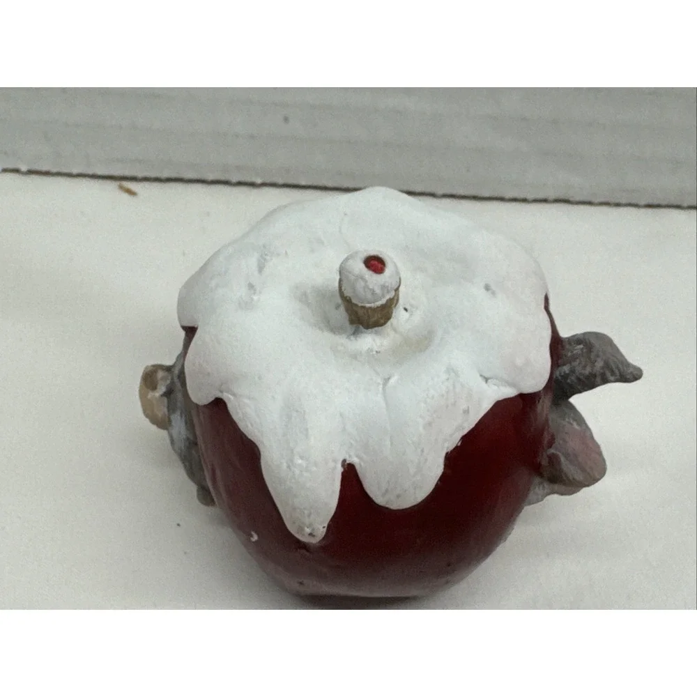 Vintage Charming Tails Bunny in Apple Christmas Ornament Figurine Silvestri 2.5